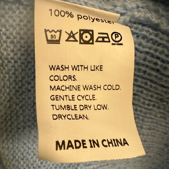 Women’s V-Neck Sweater - Picture 7 of 7